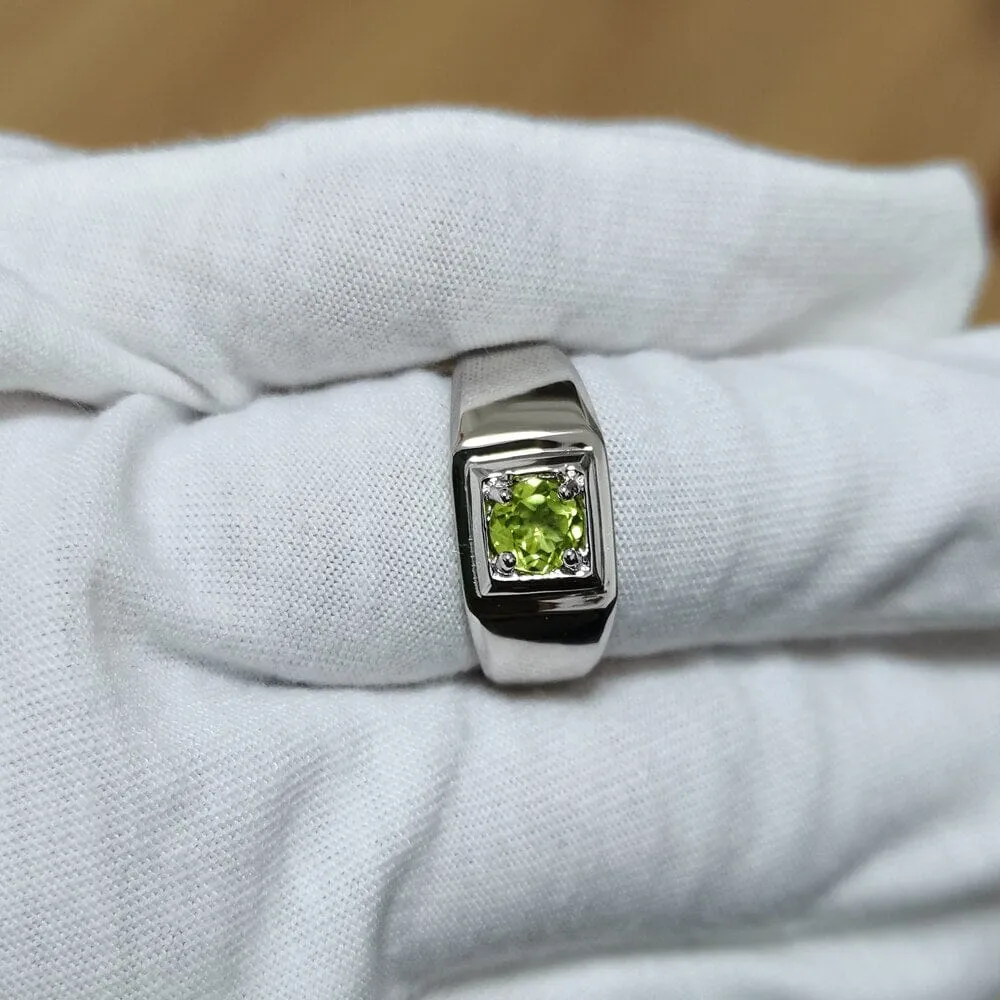 5.5mm Peridot Gemstone 925 Silver Ring