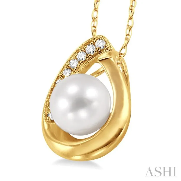 6.5 MM Cultured Pearl and 1/20 Ctw Round Cut Diamond Pendant in 10K Yellow Gold with Chain