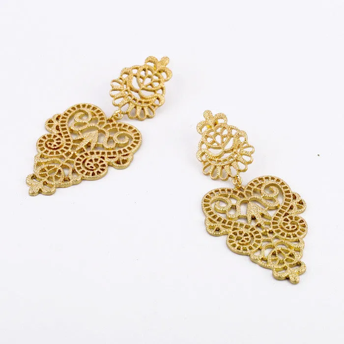 Designer Jewelry Hot Selling Elegant Gold Color Metal Hollow Earrings for Women