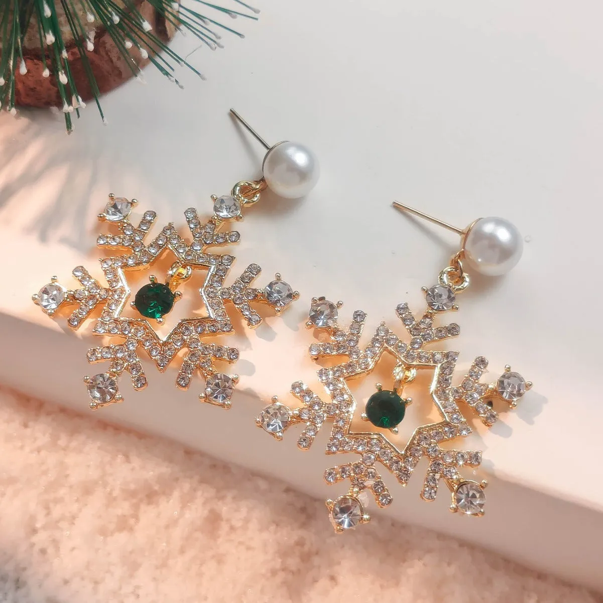 Elegant Christmas Snowflake Earrings - Sparkle This Festive Season!