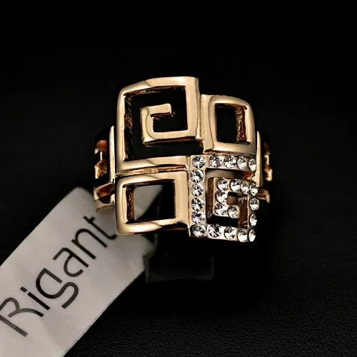 Fashion 18K Rose Gold Plated with Rhinestones Paved Brand Design Trendy Finger Ring