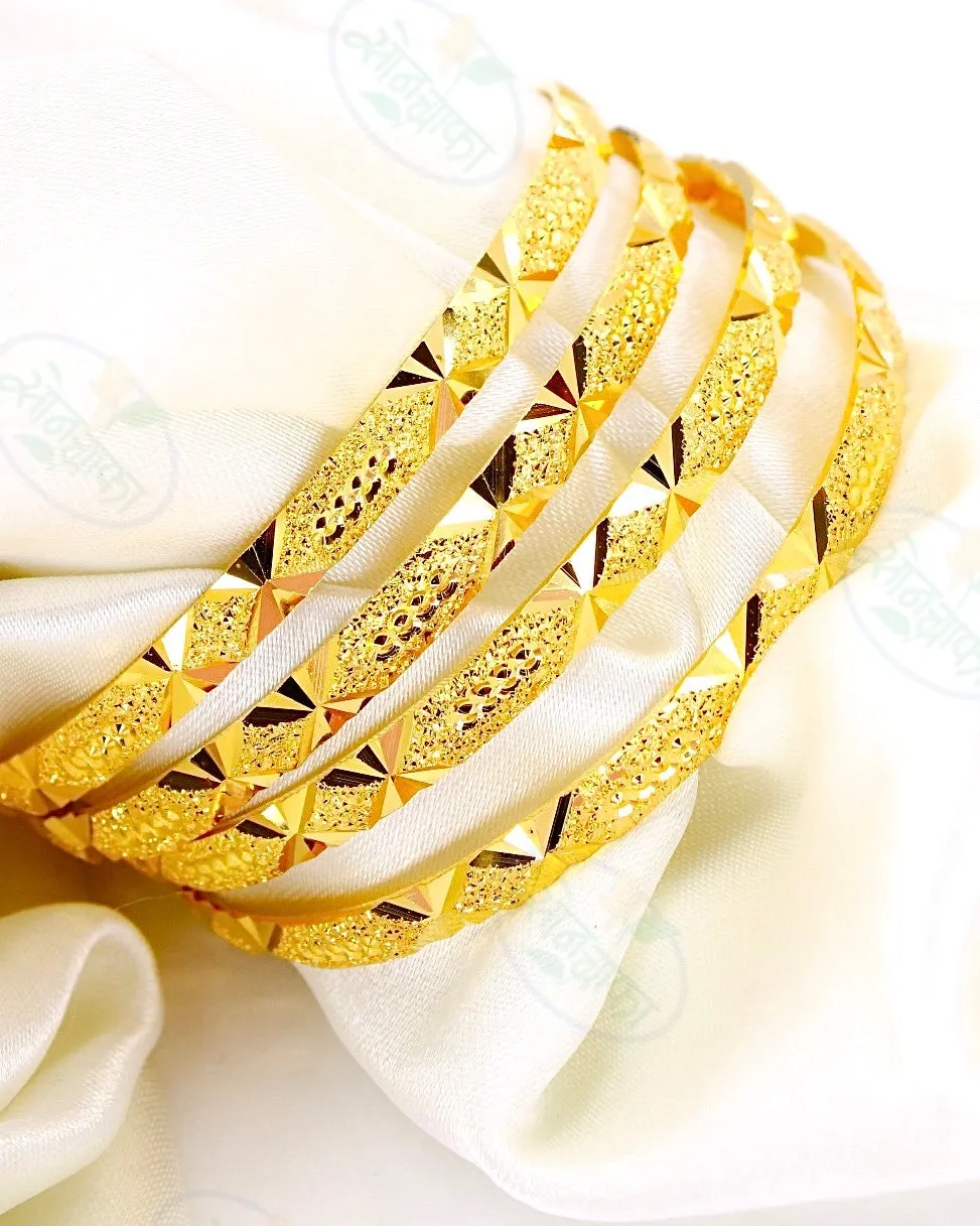 PRETTY GOLD PLATED BANGLES