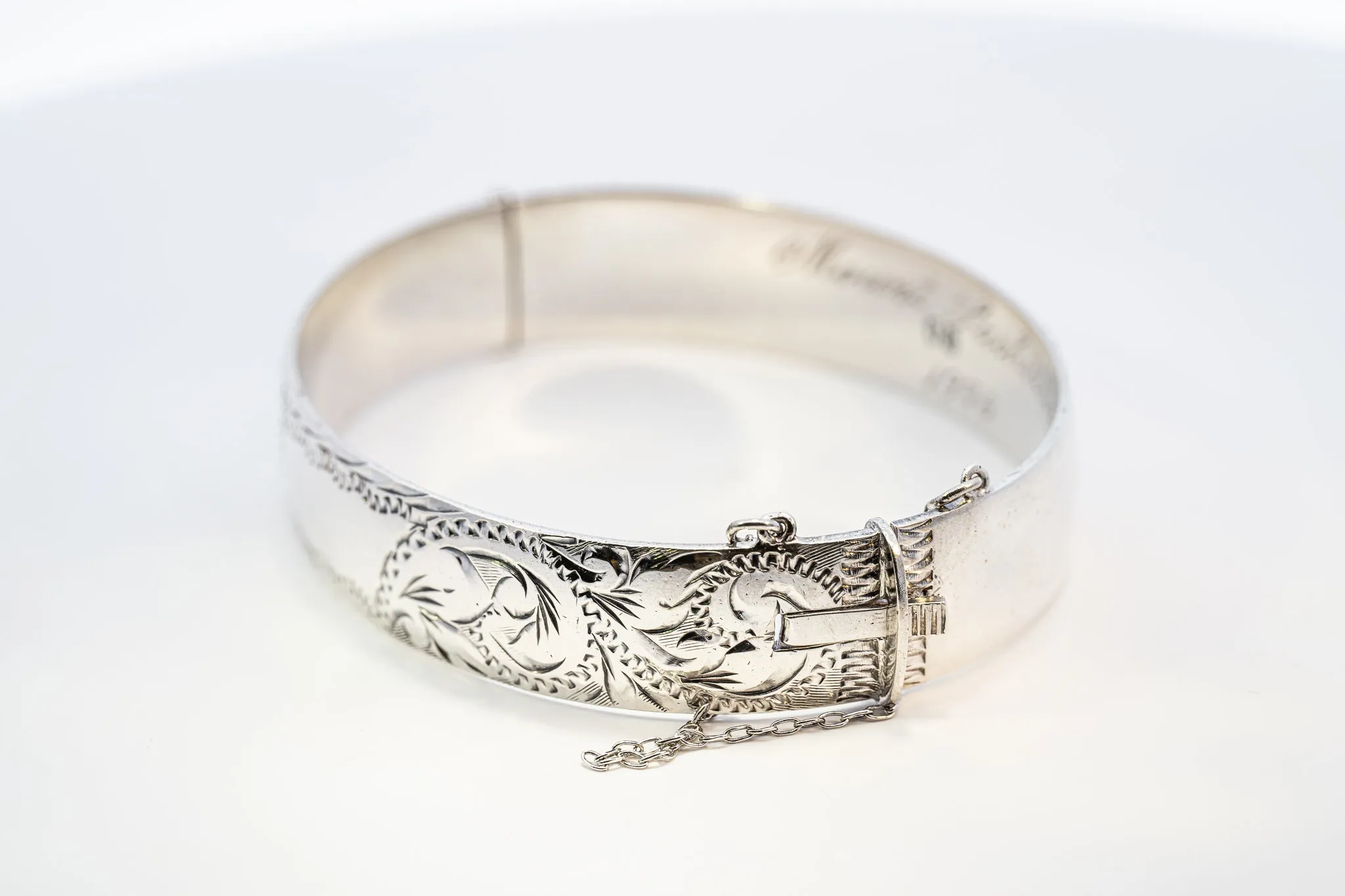 Stunning Silver Bangle: Unique Engraving