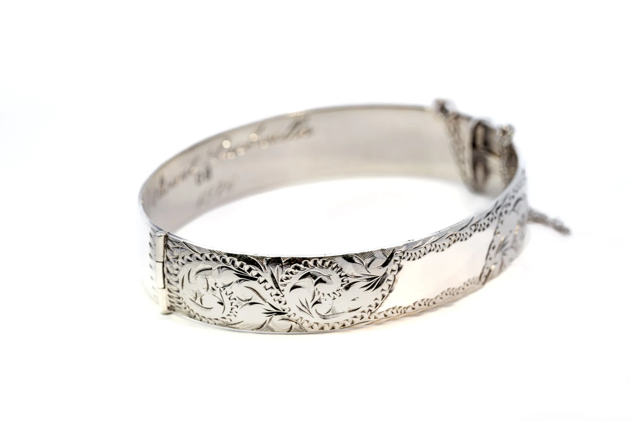 Stunning Silver Bangle: Unique Engraving