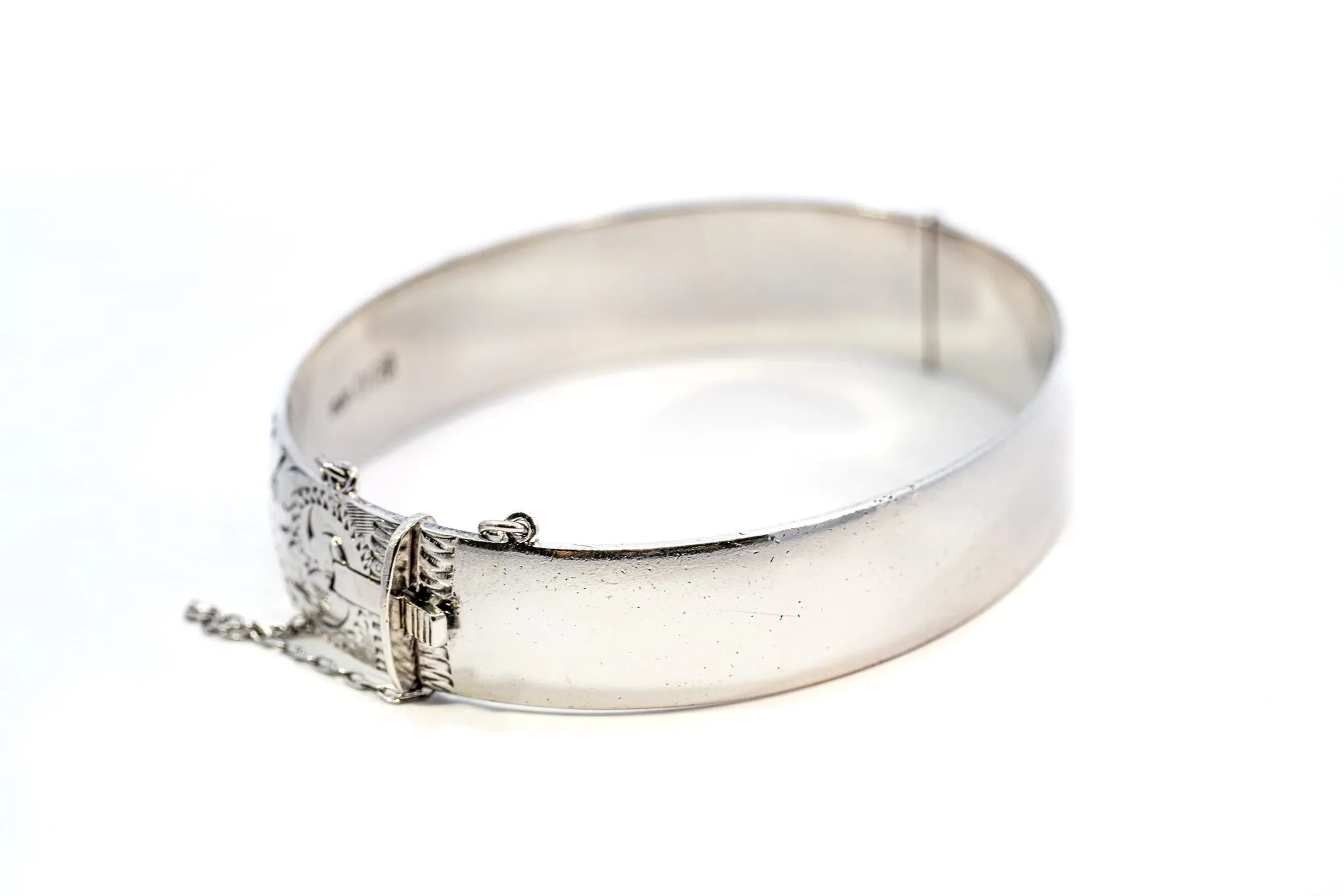 Stunning Silver Bangle: Unique Engraving