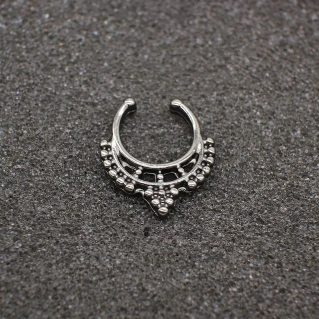 Trendy crystal Fake septum Piercing nose ring Black Hoop nose For Women faux body clip Rings clicker non Body Jewelry wholesale