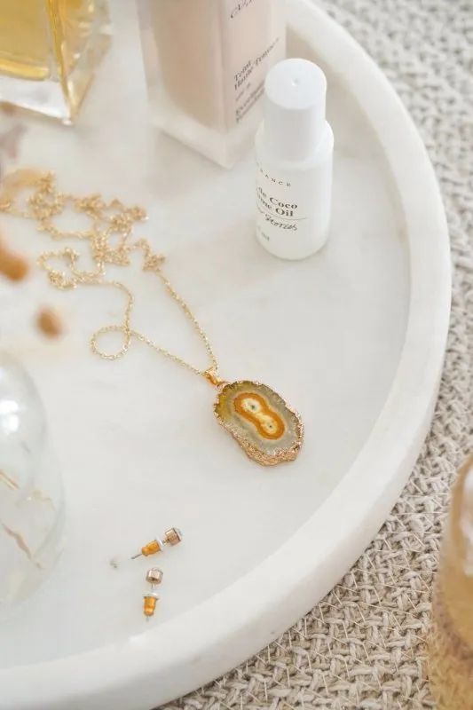 Xander Kostroma - Gold Tone Long Length Mini Raw Yellow Agate Pendant Necklace for Women - Enhances Aura Cleansing and Style - Handcrafted Unique Jewelry - 68cm Length - Perfect Gift for Elegance and Balance